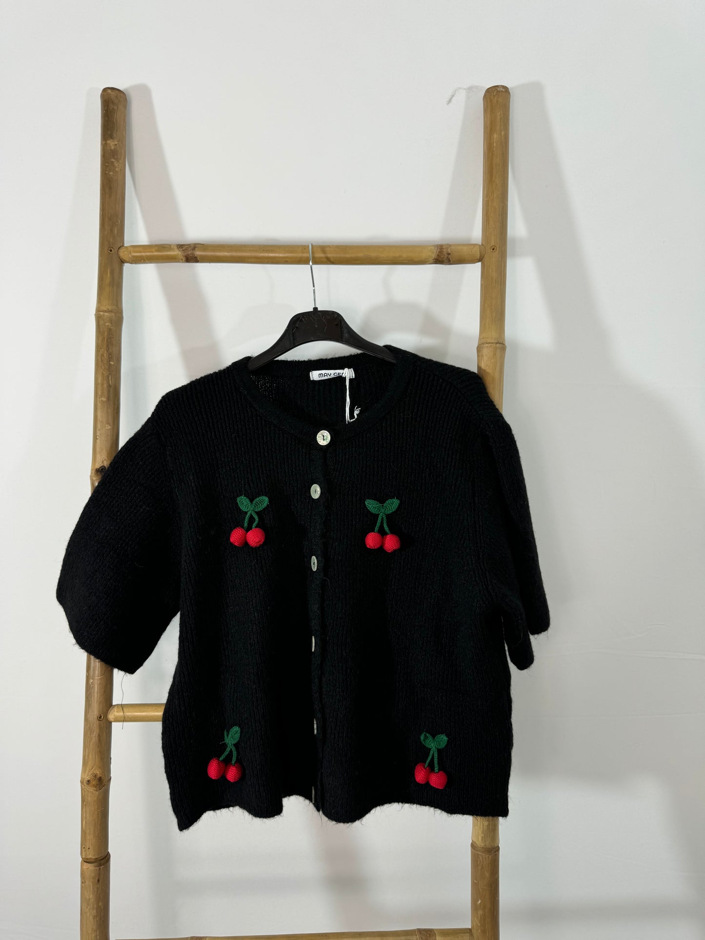 Cardigan cherry