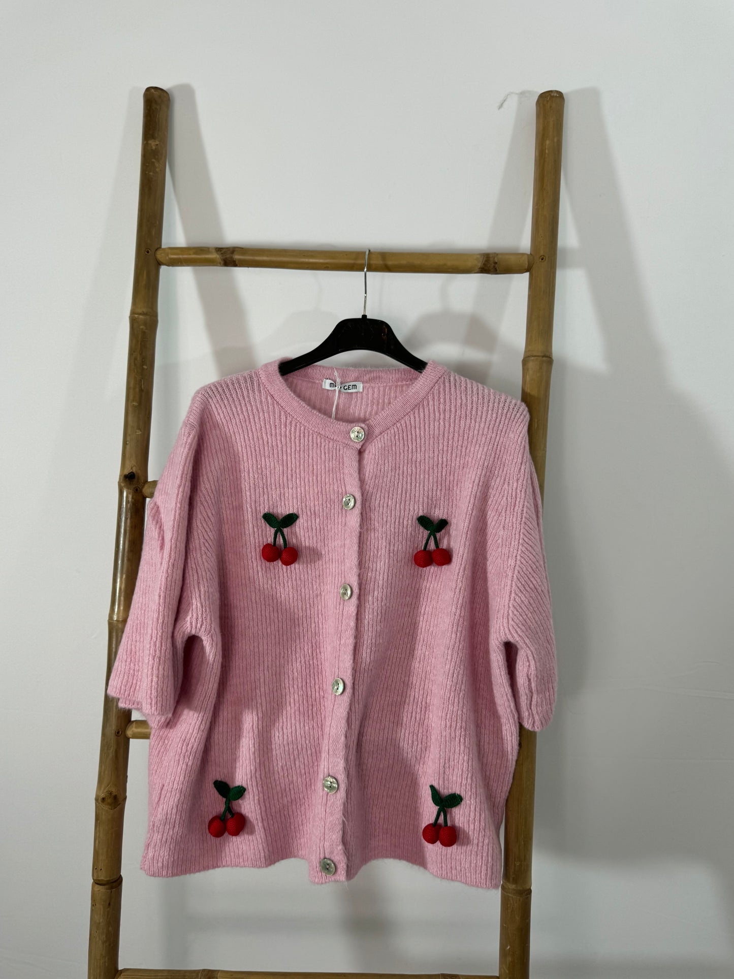 Cardigan cherry